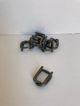 Load image into Gallery viewer, Knurled Wire Buckle for Polywoven Strapping (16mm / 19mm)
