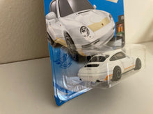 Load image into Gallery viewer, Hot Wheels &#39;96 Porsche Carrera, White - NEW
