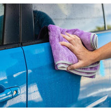 Load image into Gallery viewer, Twist &#39;N Shout Drying Towel
