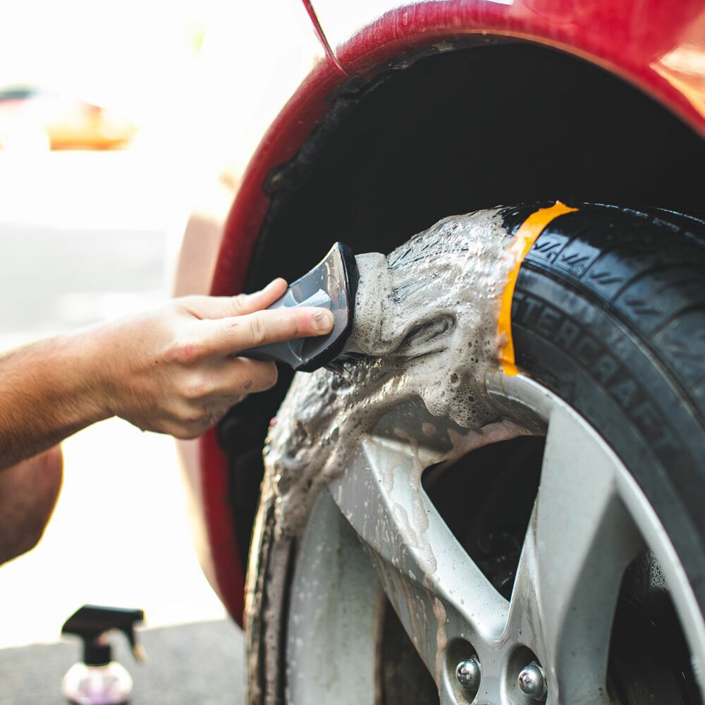Black Tyre Brush